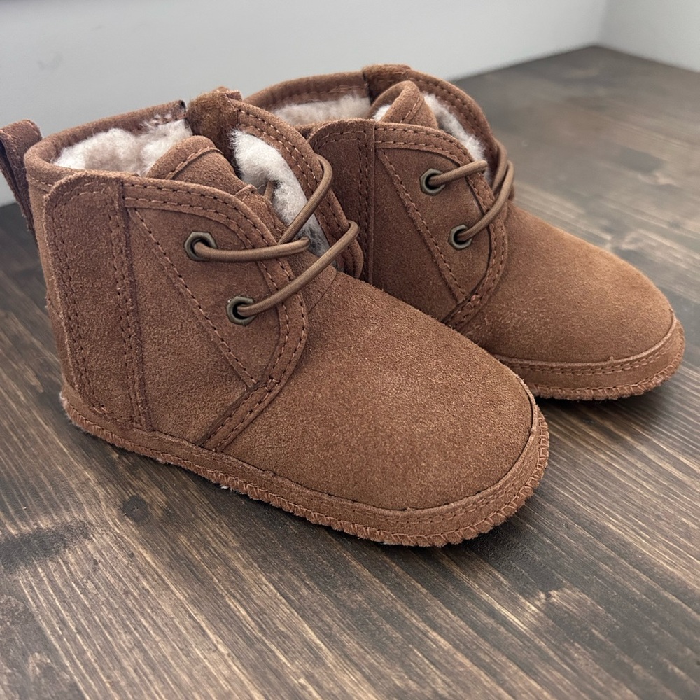 UGG Kids Baby Neumel (Infant/Toddler) Boots size 4/5